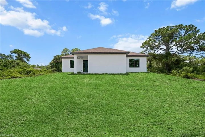 622 Beach Ave S, Lehigh Acres, Florida 33974