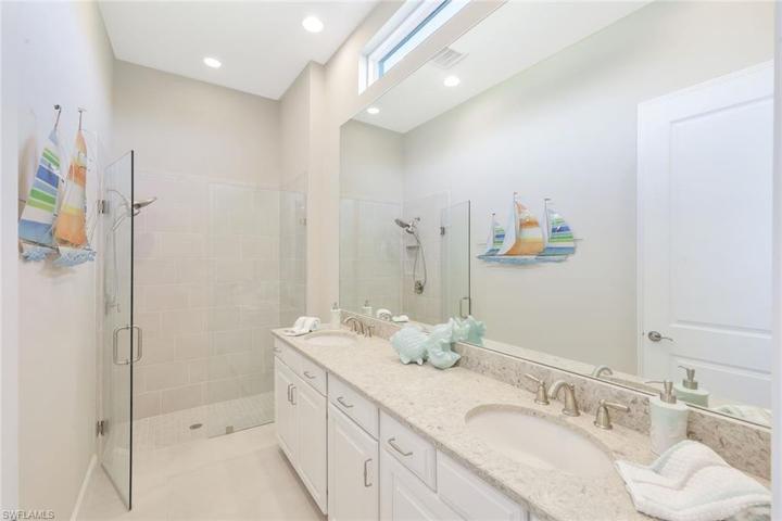 Onsuite bath room