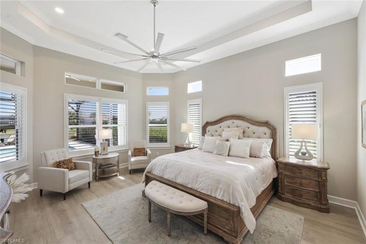 Master Suite with large Flat Screen TV with Sound Bar. 2 generously sized walk in closets and awsome Master bath!