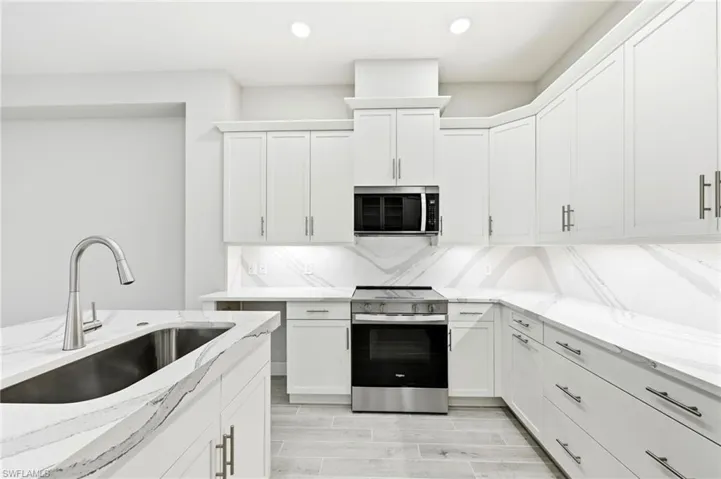 Upgraded Kitchen with Stainless Steel Applicances
