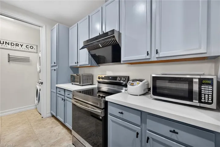 7845 Bristol Cir, Naples, Florida 34120