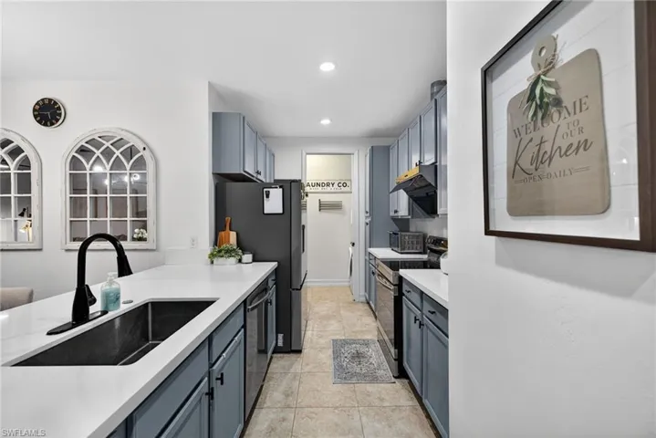 7845 Bristol Cir, Naples, Florida 34120