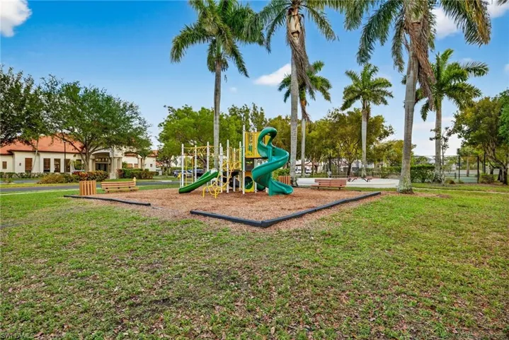 7845 Bristol Cir, Naples, Florida 34120