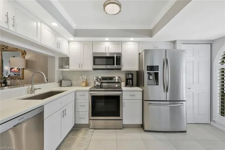 265  DEERWOOD  CIR, Naples, FL 34113
