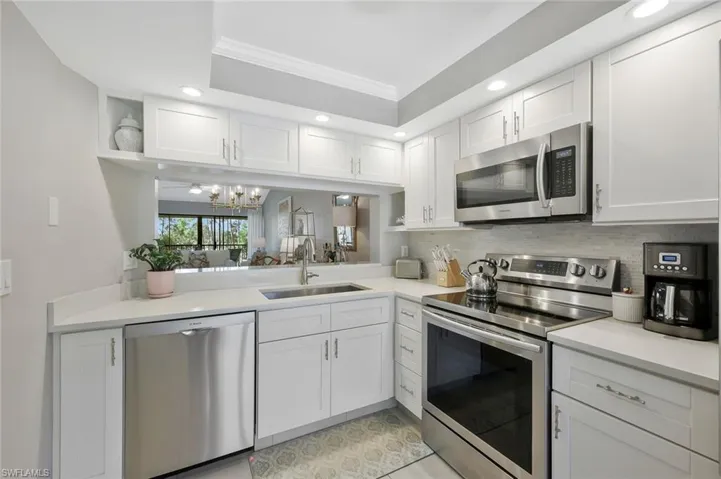 265  DEERWOOD  CIR, Naples, FL 34113