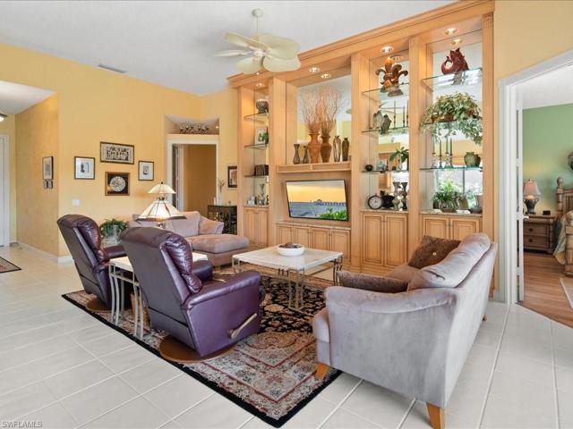 Great Room - Custom Cabinet Built-In