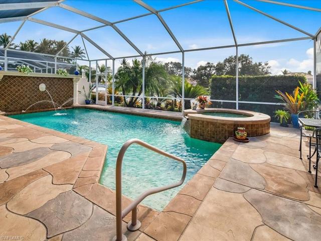 Custom Pool/Spa w/ Fountains