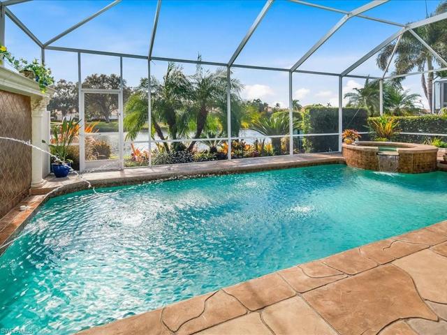 Custom Pool/Spa w/ Fountains