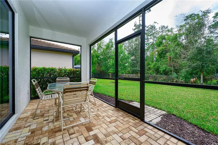 9469 Foxglove LN, NAPLES FL 34120
