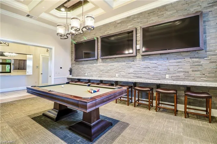9469 Foxglove LN, NAPLES FL 34120