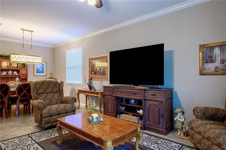 9469 Foxglove LN, NAPLES FL 34120