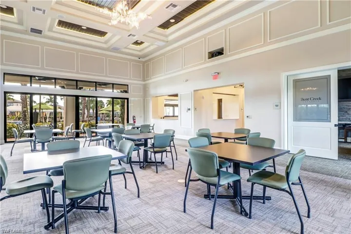 9469 Foxglove LN, NAPLES FL 34120