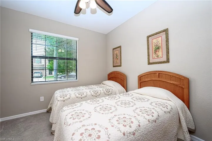 9469 Foxglove LN, NAPLES FL 34120