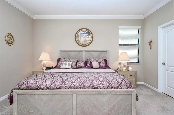9469 Foxglove LN, NAPLES FL 34120
