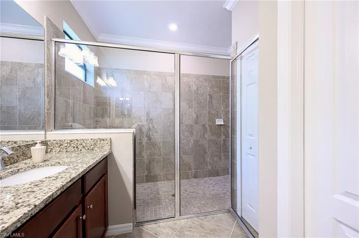 9469 Foxglove LN, NAPLES FL 34120