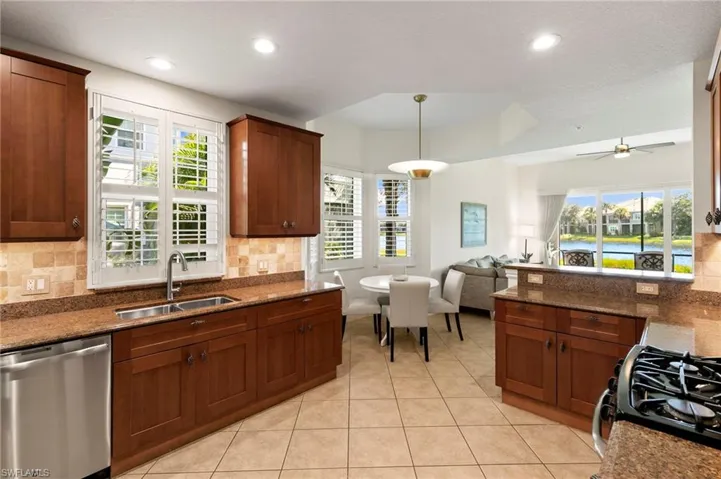 9224 Campanile Cir 101, Naples, Florida 34114