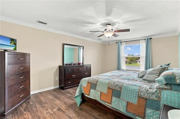 2446 Heydon Cir E, Naples, Florida 34120