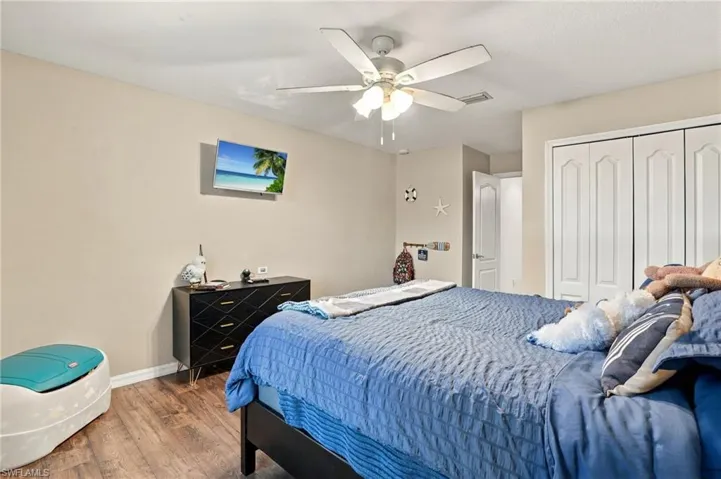 2446 Heydon Cir E, Naples, Florida 34120