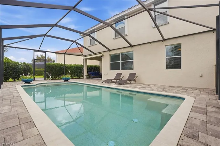 2446 Heydon Cir E, Naples, Florida 34120