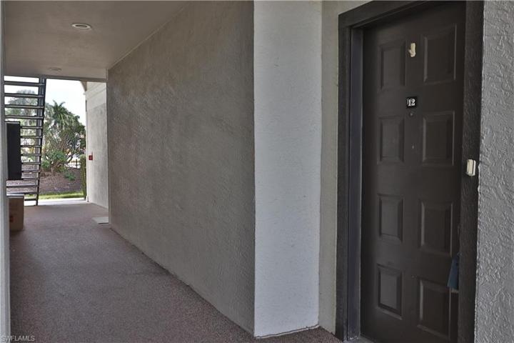 1st Floor Entry