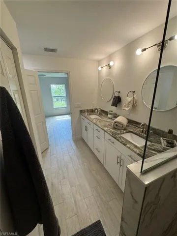 master Bathroom niche