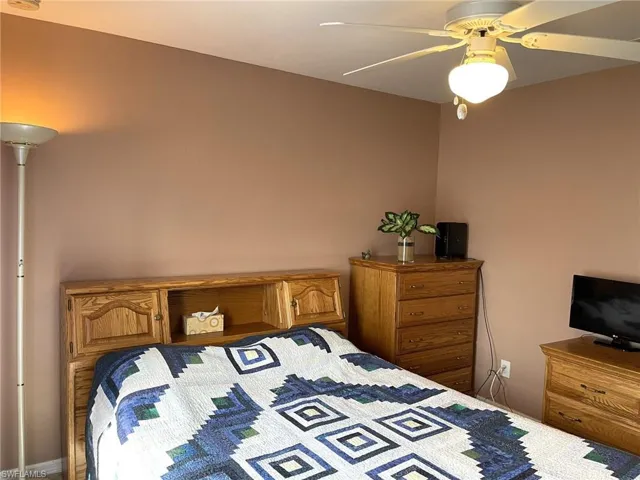 Bedroom with ceiling fan