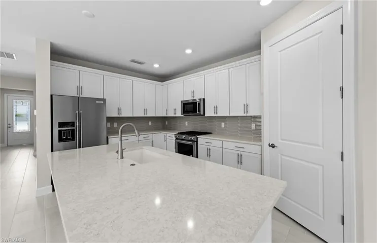 7565 Paradise Tree DR, NORTH FORT MYERS FL 33917