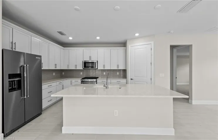 7565 Paradise Tree DR, NORTH FORT MYERS FL 33917