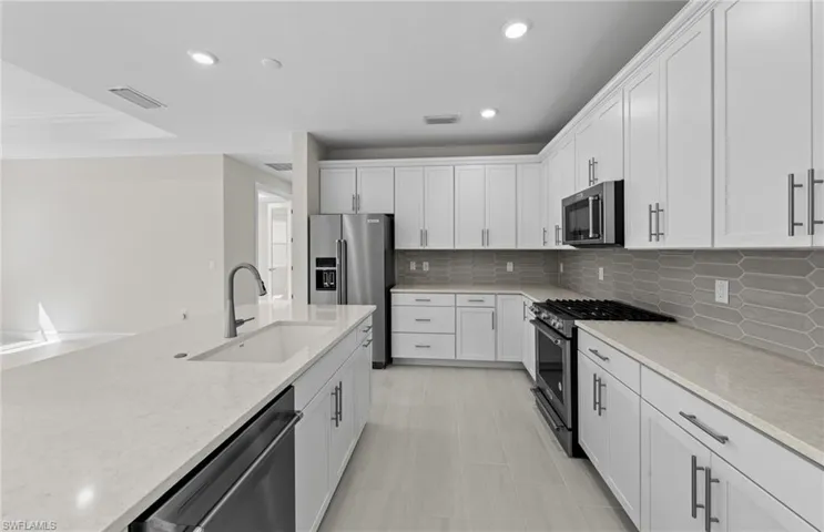 7565 Paradise Tree DR, NORTH FORT MYERS FL 33917