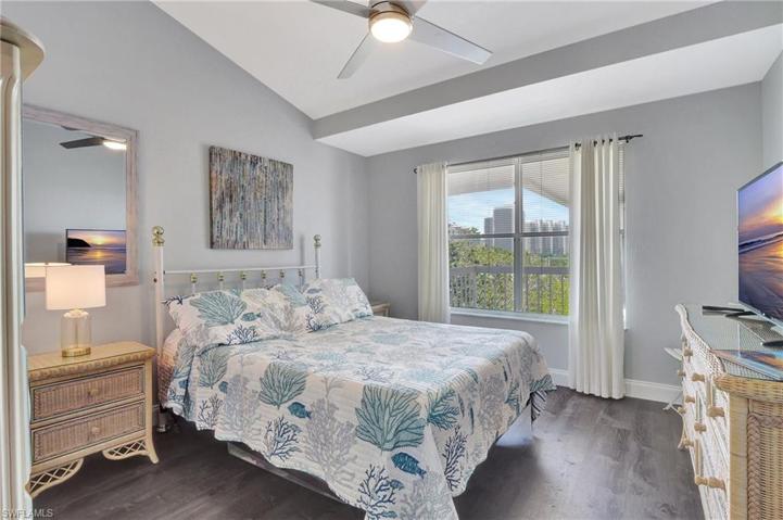 1st Guest bedroom