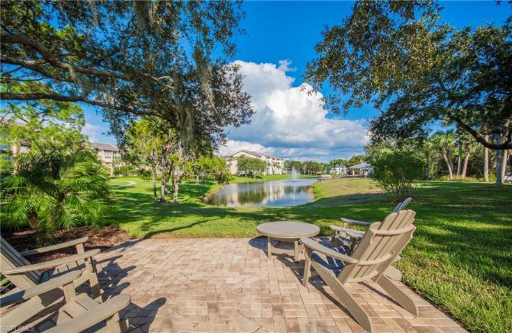 Pond overlook sitting area - great for Happy Hour