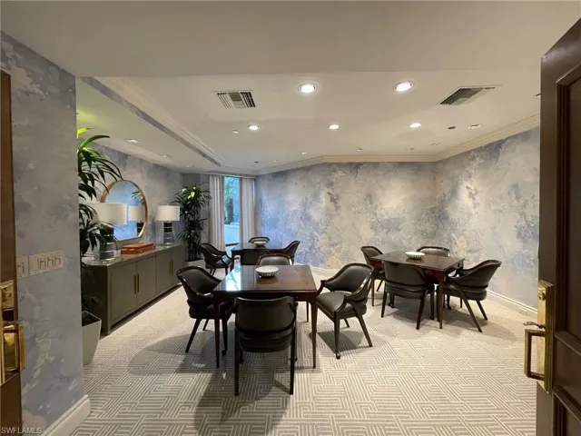 Community Card Room
