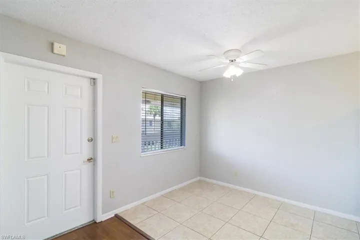 4625  Bayshore  DR, Naples, FL 34112