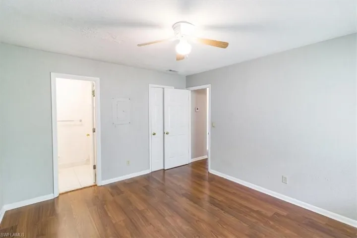 4625  Bayshore  DR, Naples, FL 34112