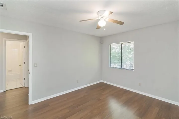 4625  Bayshore  DR, Naples, FL 34112