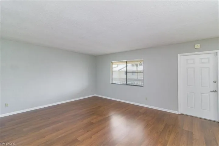 4625  Bayshore  DR, Naples, FL 34112