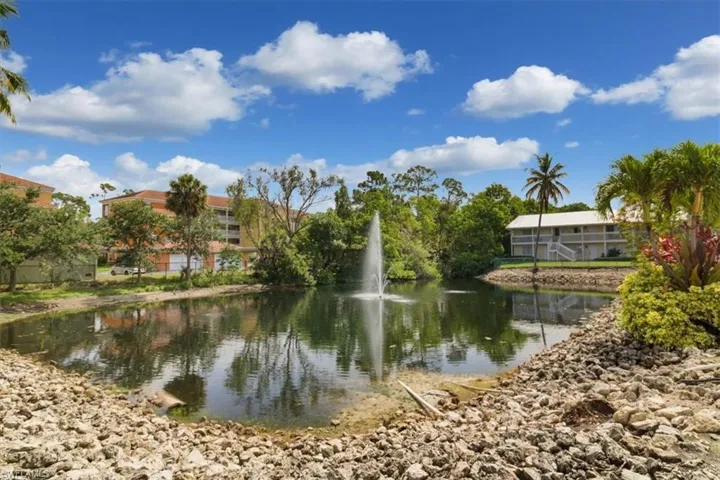 4625  Bayshore  DR, Naples, FL 34112