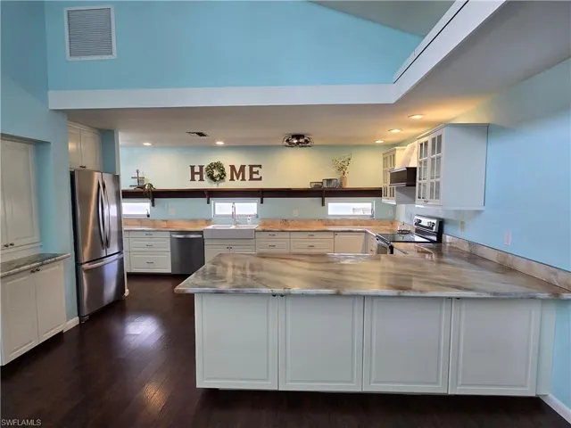 8512 Chatham St, Fort Myers, Florida 33907