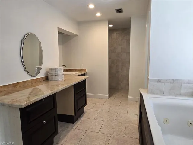8512 Chatham St, Fort Myers, Florida 33907