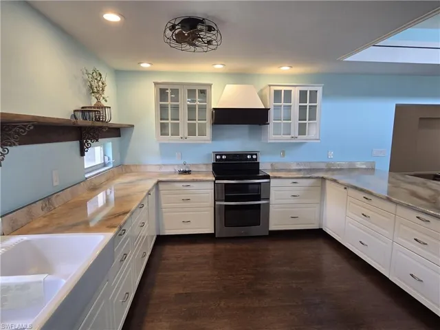 8512 Chatham St, Fort Myers, Florida 33907