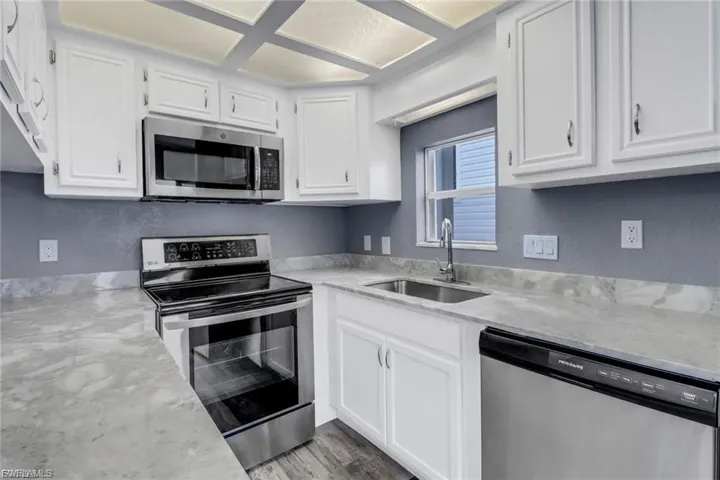 19681  Summerlin  RD, Fort Myers, FL 33908