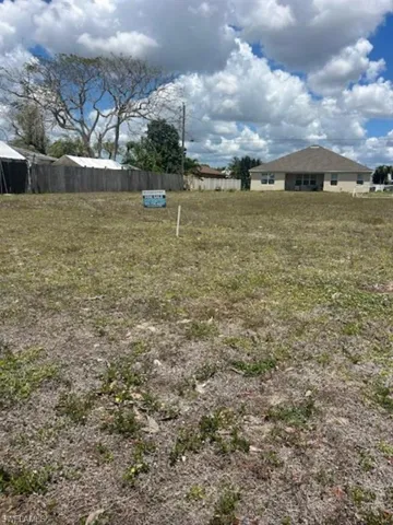 153 Kamal Pkwy, Cape Coral, Florida 33904
