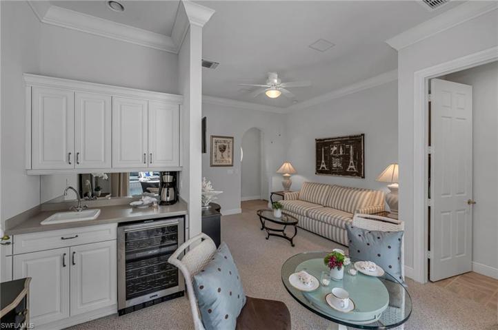 ur guests will be clamoring to stay in this delightful cabana with kitchenette and a separate entrance.