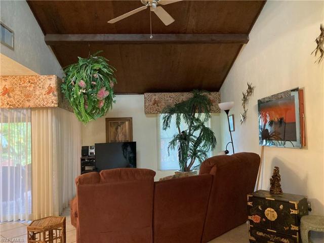 FRONT LIVINGROOM