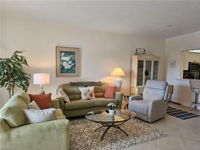 818 Tanbark Dr # 102, Naples, Florida 34108
