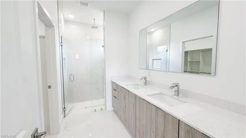 733 Alee St E, Lehigh Acres, Florida 33974