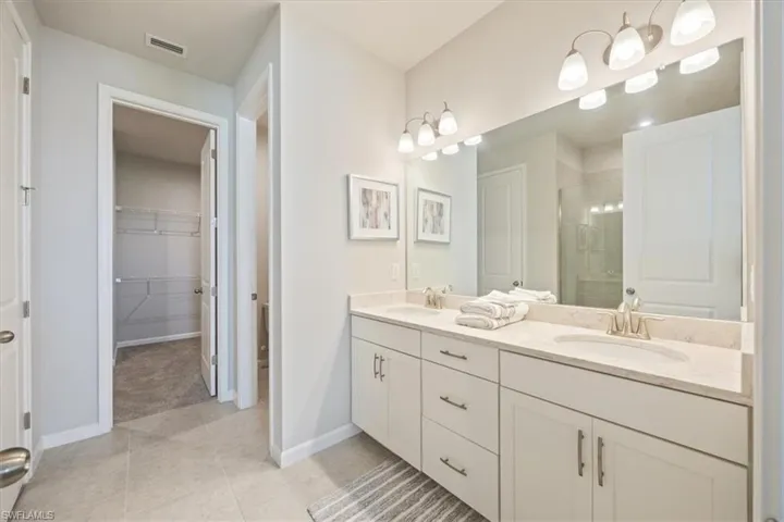4687  Arboretum  CIR, Naples, FL 34112