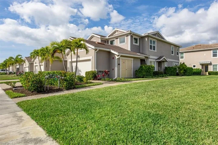 4687  Arboretum  CIR, Naples, FL 34112