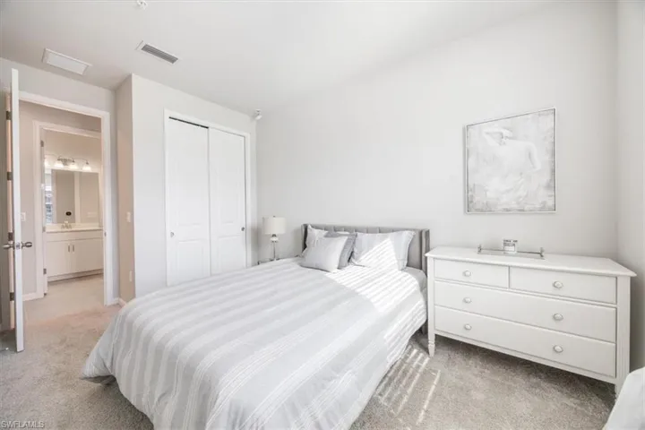4687  Arboretum  CIR, Naples, FL 34112
