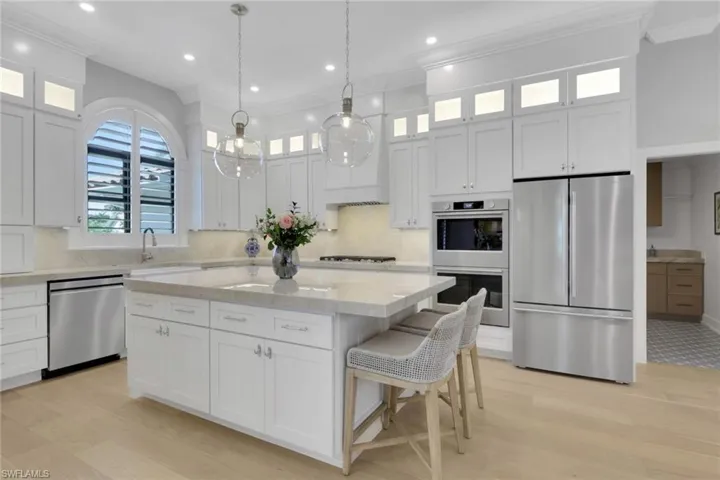 1325  Kings  WAY, Naples, FL 34104